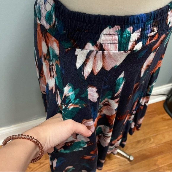 NWT Simply Vera Vera Wang FLORAL HAZE Short Sleeve Shirt & Flowy Skirt Set Small - Picture 4 of 9